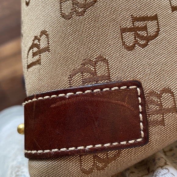 Dooney&Bourke large tote - Picture 4 of 16